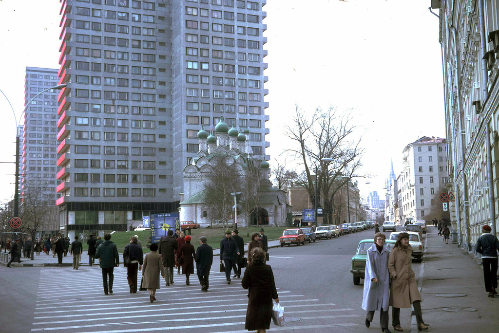 1546 Москва 1982 года: семнадцать мгновений весны